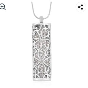 🆕️ Austrian Crystal Cylinder Shaped Pendant Necklace in Silvertone